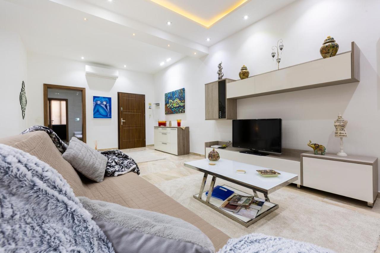Valletta Large 3 Bedroom Luaran gambar