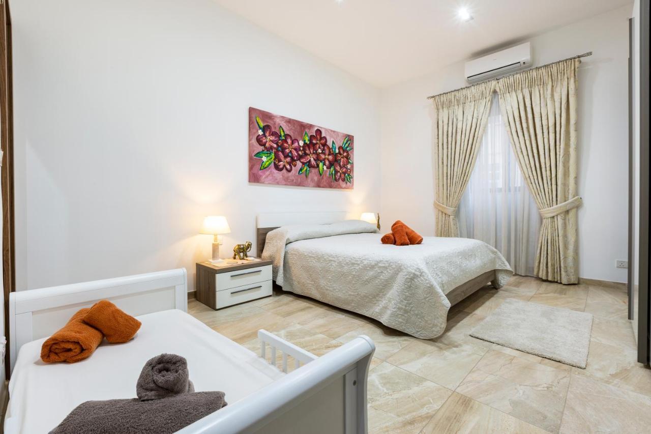 Valletta Large 3 Bedroom Luaran gambar