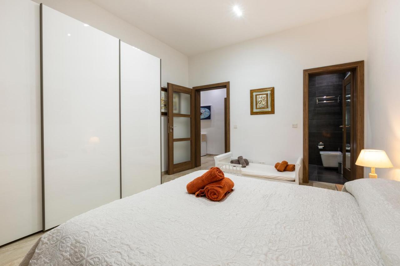 Valletta Large 3 Bedroom Luaran gambar